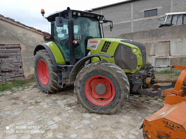 Trattore Claas Arion 640